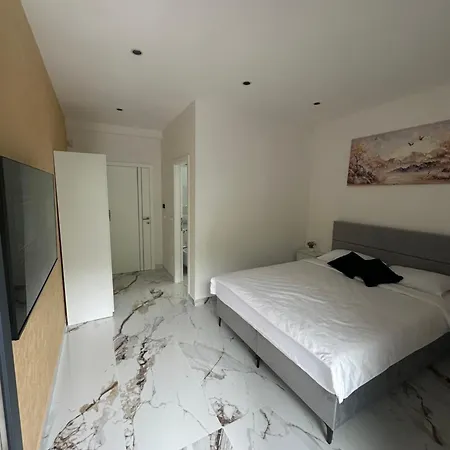 Imperium Indoor & Outdoor Pool Riverfront Bjelasnica View
