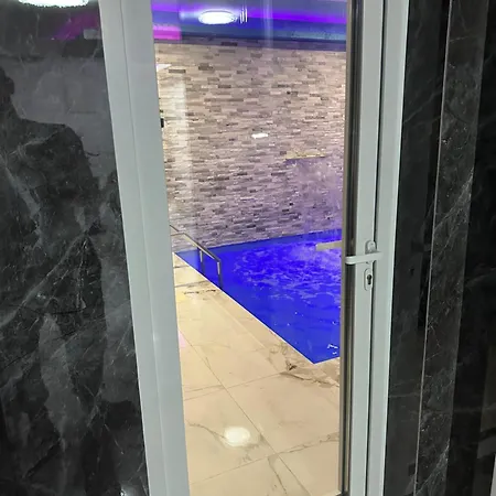 Imperium Indoor & Outdoor Pool Riverfront Bjelasnica View * Saraievo