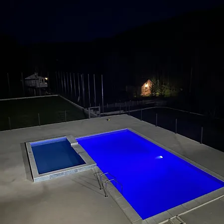 Imperium Indoor & Outdoor Pool Riverfront Bjelasnica View * Saraievo